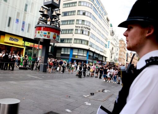 Un detenido por apuñalar a una niña y una mujer en el centro de Londres | Tras la ola de violencia de grupos ultraderechistas