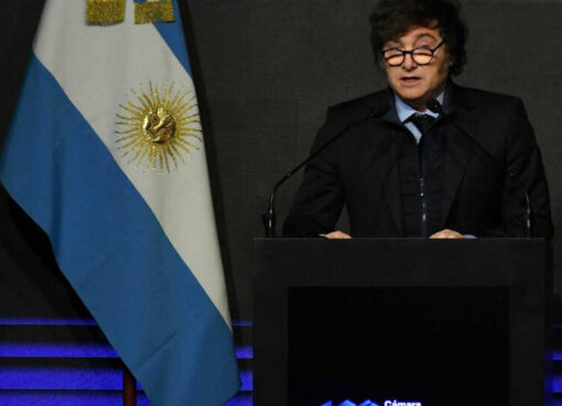 La “gran barata argentina” de Milei en el Council de las Américas | El Presidente y el gabinete rogaron por inversiones frente al círculo rojo