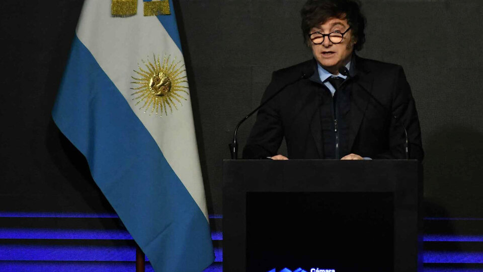 La “gran barata argentina” de Milei en el Council de las Américas | El Presidente y el gabinete rogaron por inversiones frente al círculo rojo