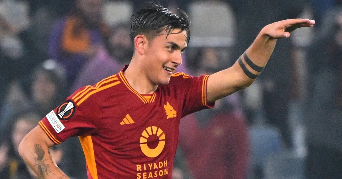 El desafiante mensaje de los hinchas de la Roma ante la inminente venta de Paulo Dybala al fútbol árabe