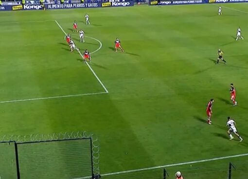 Un offside milimétrico, un show de toques para el gol de River y la duda sobre el empate de Gimnasia: las jugadas decisivas en La Plata