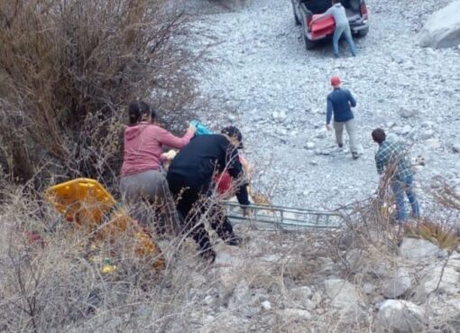 Rescatan a un hombre que cayó unos 4 metros en un cerro de Pocito