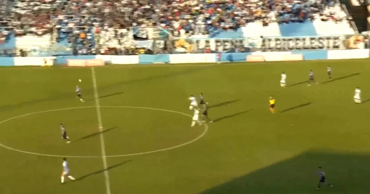 El golazo sobre la hora y desde atrás de mitad de cancha en el fútbol argentino que ya candidatean al Premio Puskás