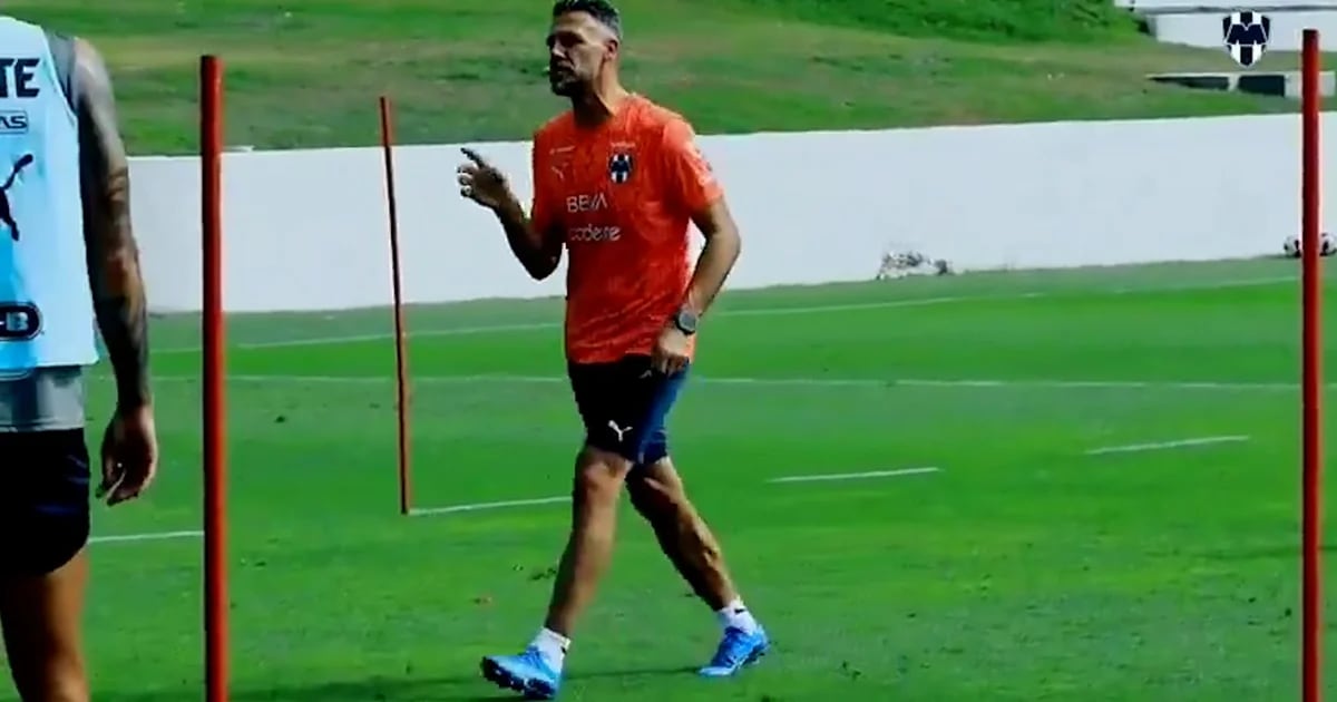 “¡Vamos para adelante!”: el video con las enérgicas indicaciones de Martín Demichelis en su primera práctica en Rayados de Monterrey