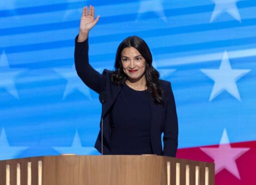 El discurso de Alexandria Ocasio-Cortez en el que le cantó las cuarenta a Donald Trump | “Ese candidato vendería el país por un dolar”