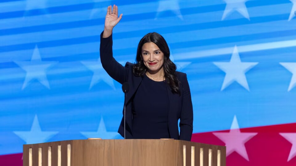 El discurso de Alexandria Ocasio-Cortez en el que le cantó las cuarenta a Donald Trump | “Ese candidato vendería el país por un dolar”