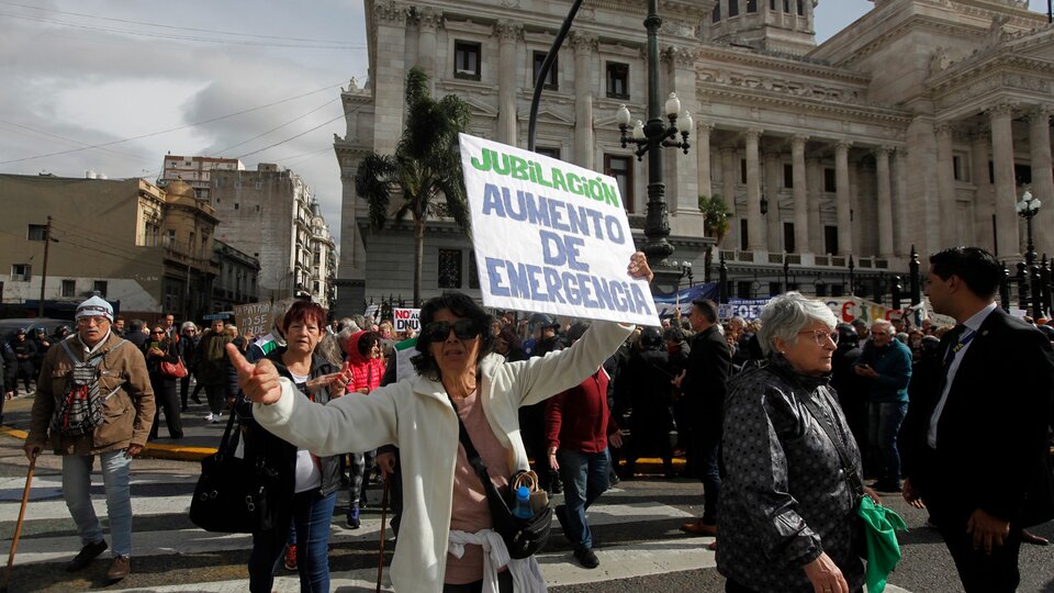 Los jubilados marchan contra el inminente veto de Milei | Habrá una movilización este miércoles desde el Congreso a Plaza de Mayo