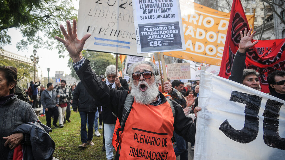 A pesar de la represión, los jubilados vuelven a marchar el próximo miércoles | El Gobierno amenaza con el protocolo antipiquete