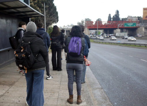 “No es vida viajar así y pagar esto” | Los “defasajes” del aumento del transporte y el temor por lo que vendrá