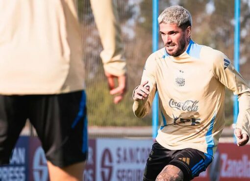 El llamativo look de Rodrigo De Paul en su vuelta a la Selección que fue furor en las redes: las reacciones de Di María y Lo Celso