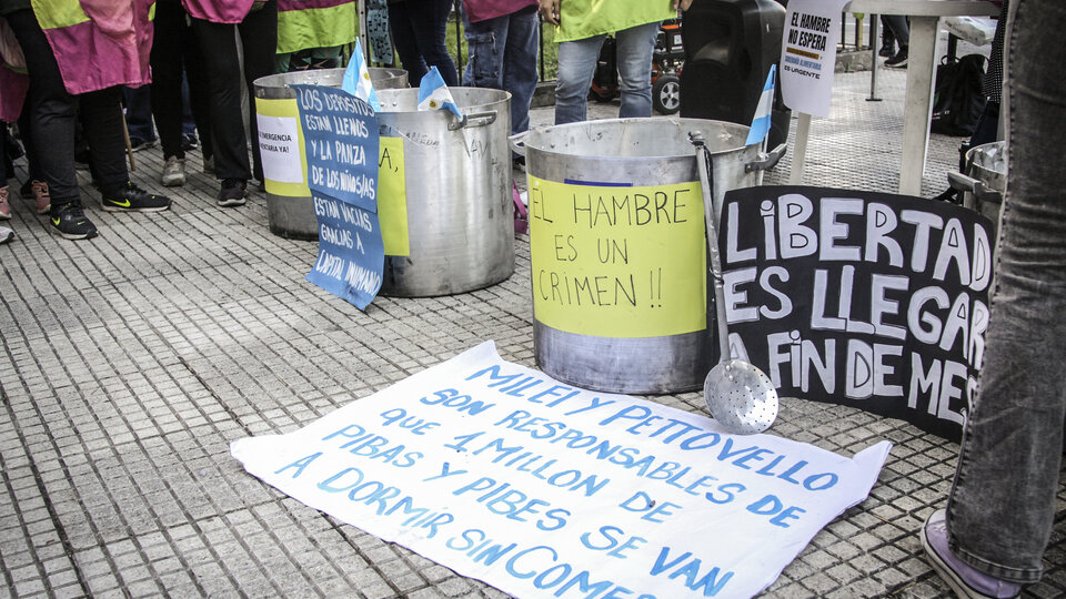 En Capital Humano tuvieron que recibir a las organizaciones | “No llega ni un paquete de arroz”, reclaman