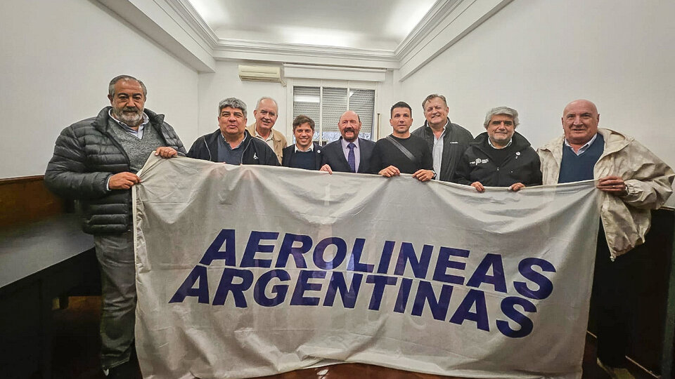 Los gremios de Aerolíneas preparan nuevas medidas con el apoyo de la CGT y gobernadores | El Gobierno provoca para generar un escenario de privatización