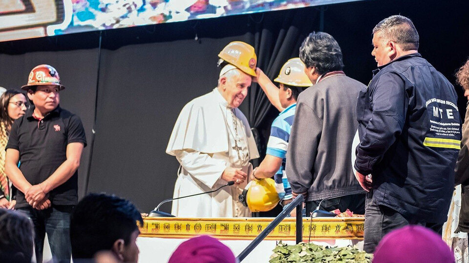 El Papa con Juan Grabois en un encuentro con movimientos populares | Un rezo popular con raíces en América Latina