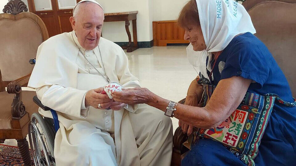 Los organismos de derechos humanos le agradecieron al Papa sus dichos sobre la represión | Difundieron una carta abierta tras las críticas de Francisco a Milei