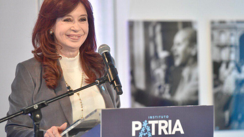 Otro mensaje político de Cristina Kirchner: acompañar al pueblo y ofrecer una alternativa al desastre social | Ante el 20º aniversario de Nuevo Encuentro