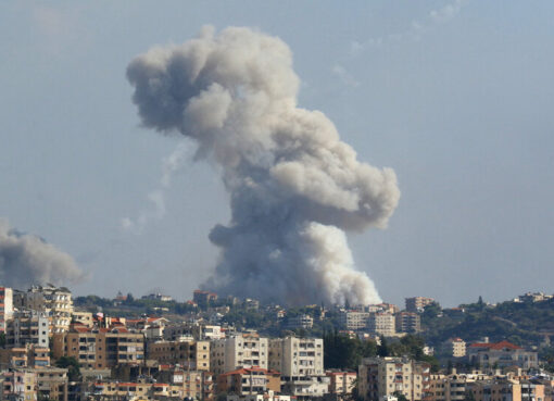 Intensos bombardeos israelíes en Líbano dejan más de 350 muertos y centenares de heridos | Aumenta el temor a un conflicto total en la región