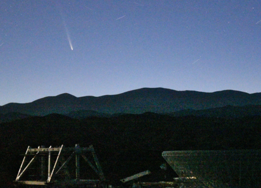 El “Cometa del Siglo” ya brilla en el cielo de San Juan: en qué horario se puede ver