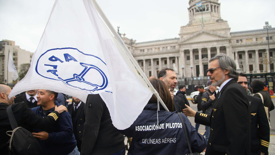 Las falacias del gobierno para justificar la privatización de Aerolíneas Argentinas | Documento del gremio de Pilotos 