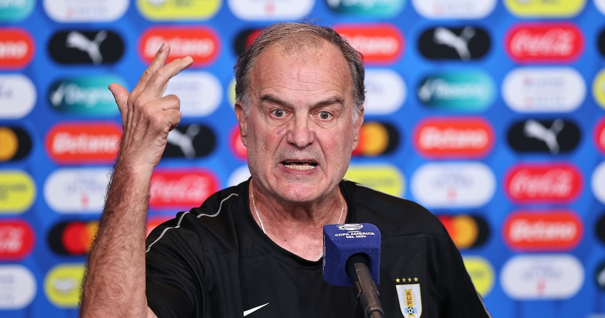 Un mundialista con Uruguay sorprendió al respaldar a Bielsa tras las críticas de Suárez: “Le están haciendo la guerra”