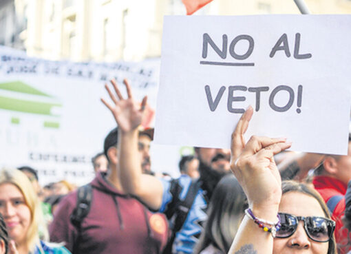 Una multitud contra los vetos de Milei