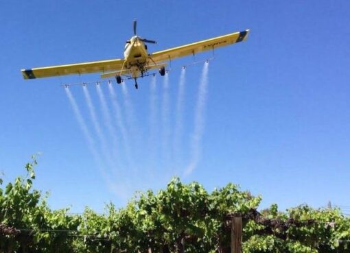 Falsa alarma en San Juan: productores rurales confundieron un avión fumigador con un “rompetormentas”