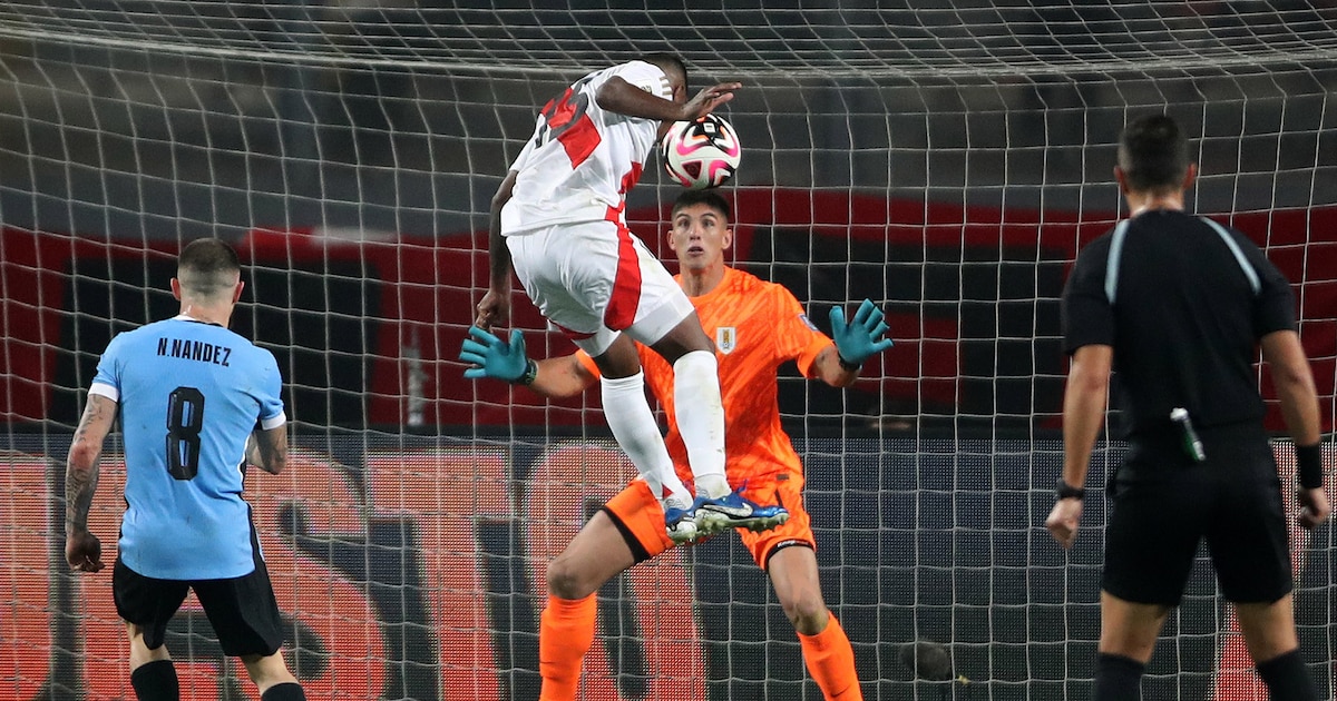 Rochet habló de la charla del plantel de Uruguay con Bielsa y de su floja reacción en el gol de Perú