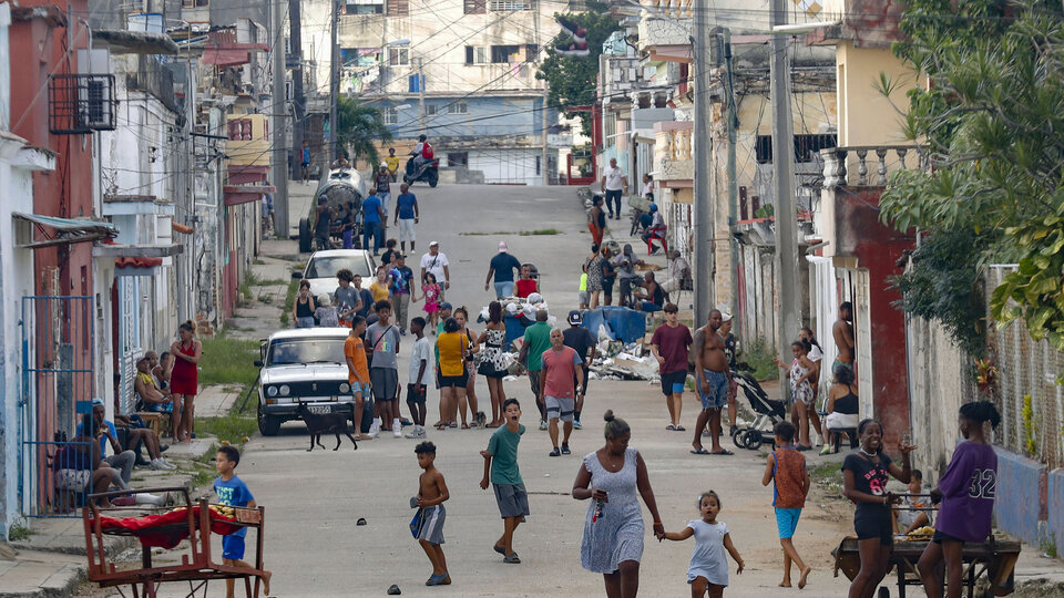 Cuba: volvió la luz a La Habana, aunque varias provincias siguen sin servicio | La tormenta tropical Oscar deja al menos seis muertos