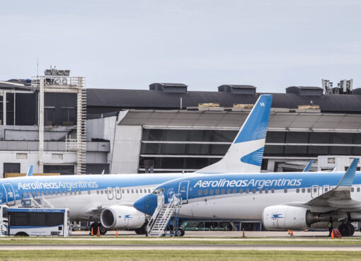 “Quieren culpar a los trabajadores” | La dirección libertaria de Aerolíneas suspendió la paritaria y desde APLA salieron al cruce