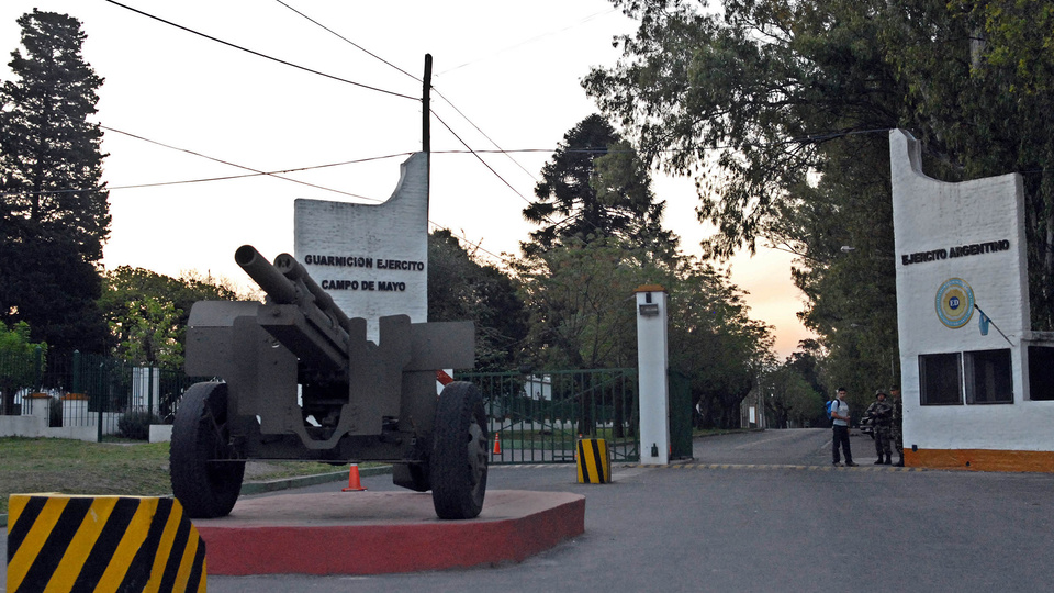 Un límite de la justicia al intento del gobierno de vender parte de Campo de Mayo | Las querellas se oponen porque es prueba de los crímenes de la dictadura