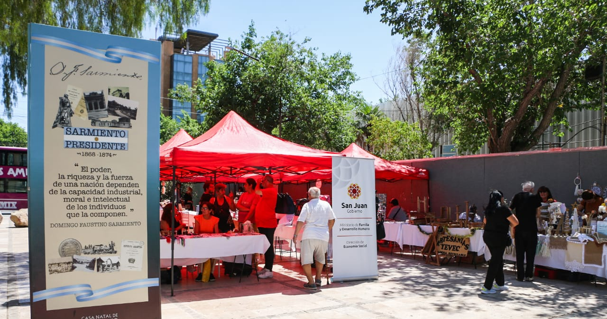 “Cultura Emprendedora”, la feria que le puso color a la Casa de Sarmiento con 40 artesanos