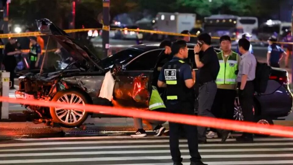 Una embestida con un coche en el sur de China deja 35 muertos y decenas de heridos




Zhuhai | Un loco al volante