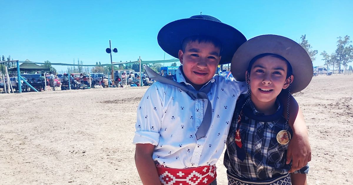 Con el sueño de ser campeones en Jesús María, Mateo y Martín debutaron en la jineteada