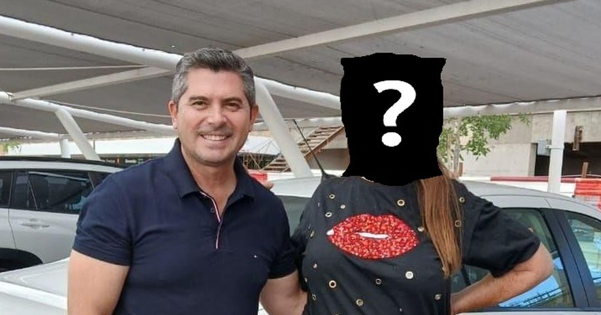 Una mujer muy famosa pasó por San Juan, ¡y se sacó una foto con Orrego!