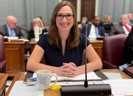 Los baños del Congreso, pretexto de los republicanos para atacar a Sarah McBride la primera legisladora trans | Quieren prohibirle que use el de mujeres