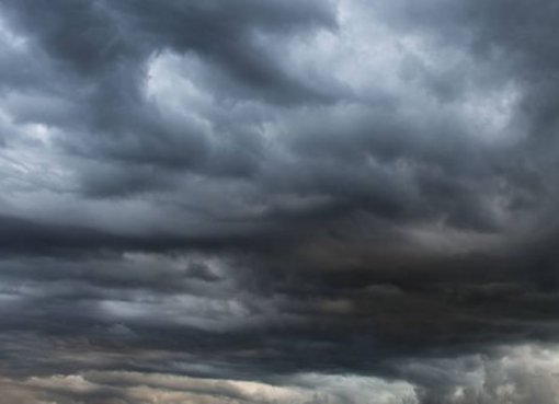 No colgués la ropa fuera: mirá a qué hora llegará este domingo el viento y ¿la lluvia?