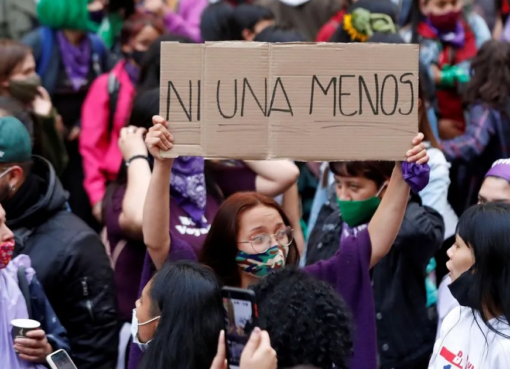 San Juan alza la voz en la lucha para eliminar la violencia contra la mujer con una marcha