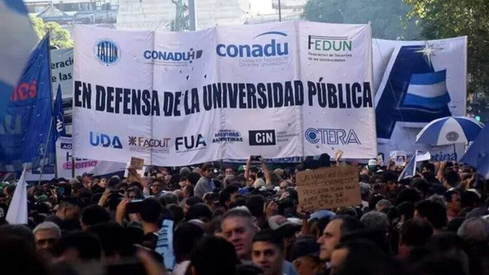 Las universidades salen otra vez a las calles | Concentración frente al Palacio Pizzurno y marcha con las dos CTA