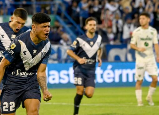 Tras el triunfo de Independiente, Vélez le ganó 1-0 a Sarmiento y recuperó la distancia en la cima de la Liga Profesional