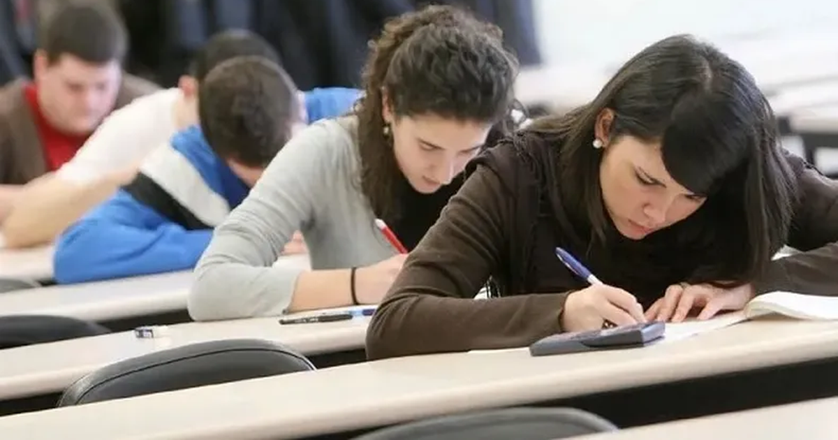 Cuáles son las carreras más cortas y con mejor salida laboral para estudiar en San Juan, según la IA