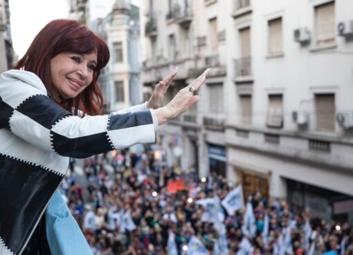 Una cumbre para terminar con la interna peronista | CFK asume formalmente como presidenta del PJ en acto que se realizará en la UMET, pero antes habrá un encuentro con Kicillof y Massa