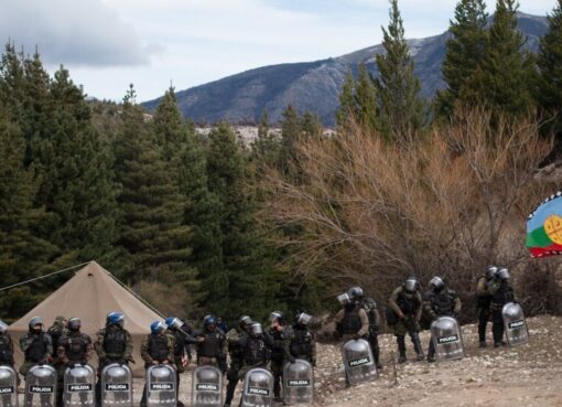 Milei da vía libre a los desalojos de las comunidades originarias | De la motosierra a la topadora