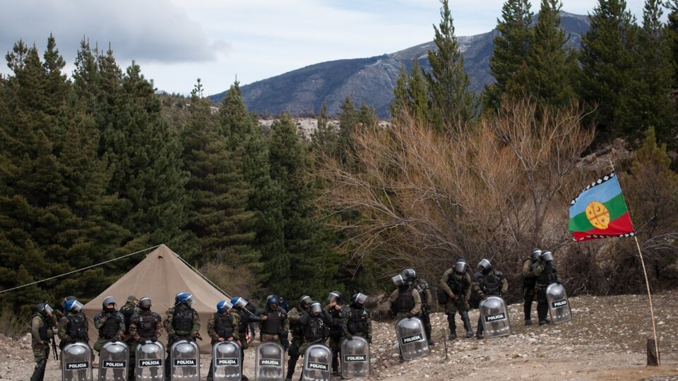 Milei da vía libre a los desalojos de las comunidades originarias | De la motosierra a la topadora