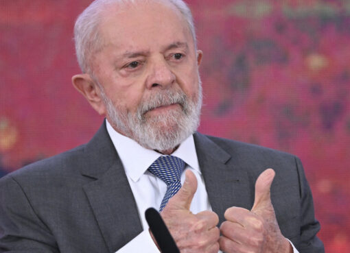 Lula fue operado con éxito y ya está despierto y conversando | Tras la cirugía por un hematoma intercraneal, le realizaron un cateterismo de bajo riesgo