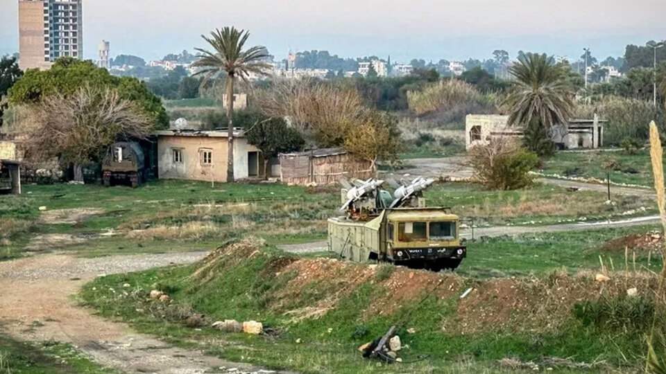 Siria: repliegue de fuerzas rusas  | Tras la caída de su aliado al Asad y bajo protección del nuevo régimen