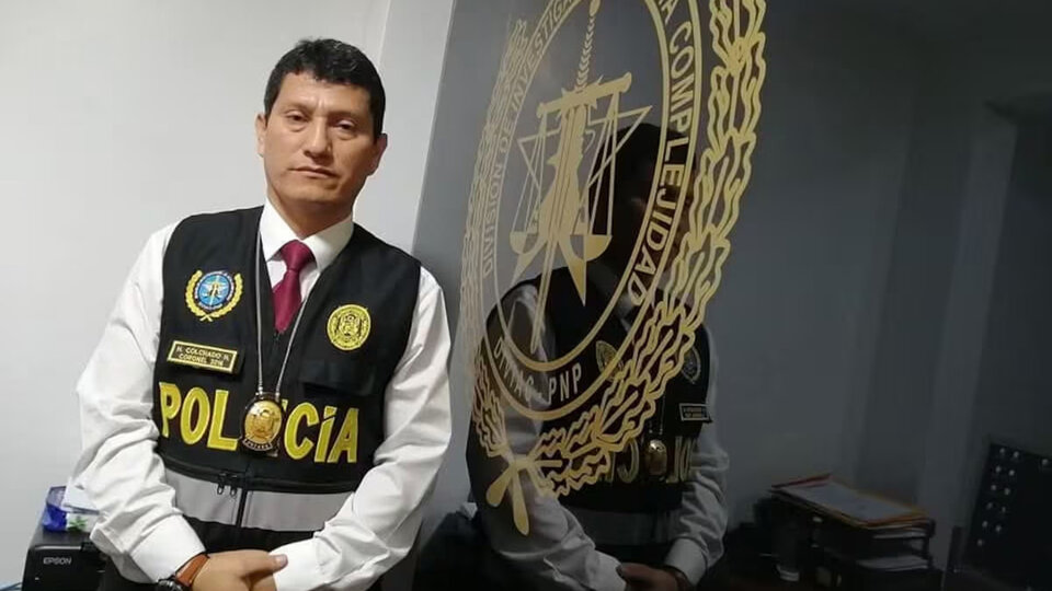 Perú: pasado a retiro por investigar a Boluarte | El coronel Colchado encabezó las pesquisas en los casos de corrupción vinculados a la presidenta