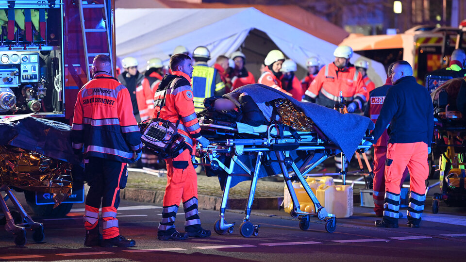 Alemania: un médico embistió con su auto a una multitud | Atentado terrorista en un mercado de navidad en Magdeburgo