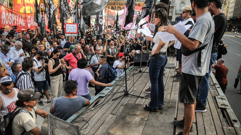 En el aniversario del 19 y 20 de diciembre, las organizaciones pidieron un paro contra Milei | Acto en Plaza de Mayo por los 23 años de la rebelión popular del 2001