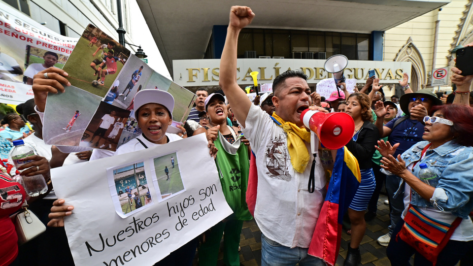 La desaparición de cuatro adolescentes tras un operativo militar sacude a Ecuador | El gobierno de Noboa dice que los menores fueron detenidos por cometer un delito