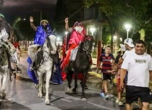 Reyes Magos solidarios: juntan golosinas en la Villa Obrera para la tradicional caravana que lleva más de 30 años