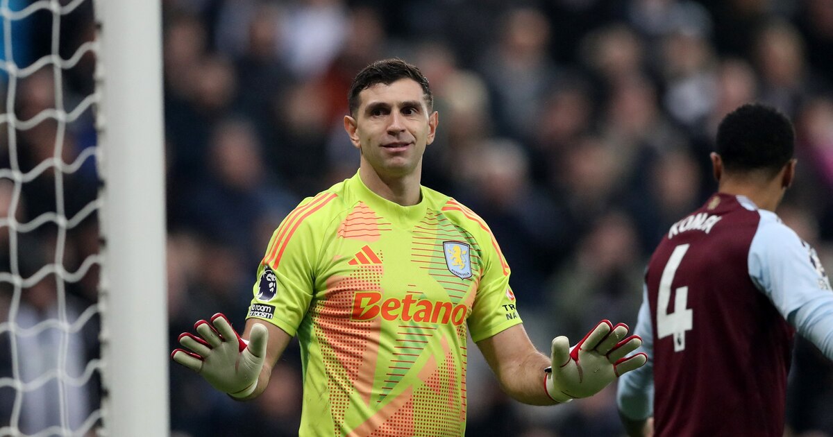 La curiosa foto que compartió Dibu Martínez desde el vestuario del Aston Villa: el tratamiento “decorado”